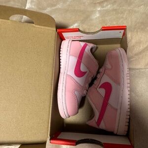 Nike Dunk Low (TDE) pink Sneakers 6c toddlers like new